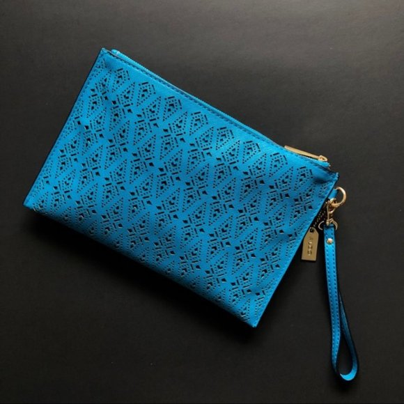 New ALDO Perforated Wristlet Clutch Cobalt Blue - Picture 2 of 7
